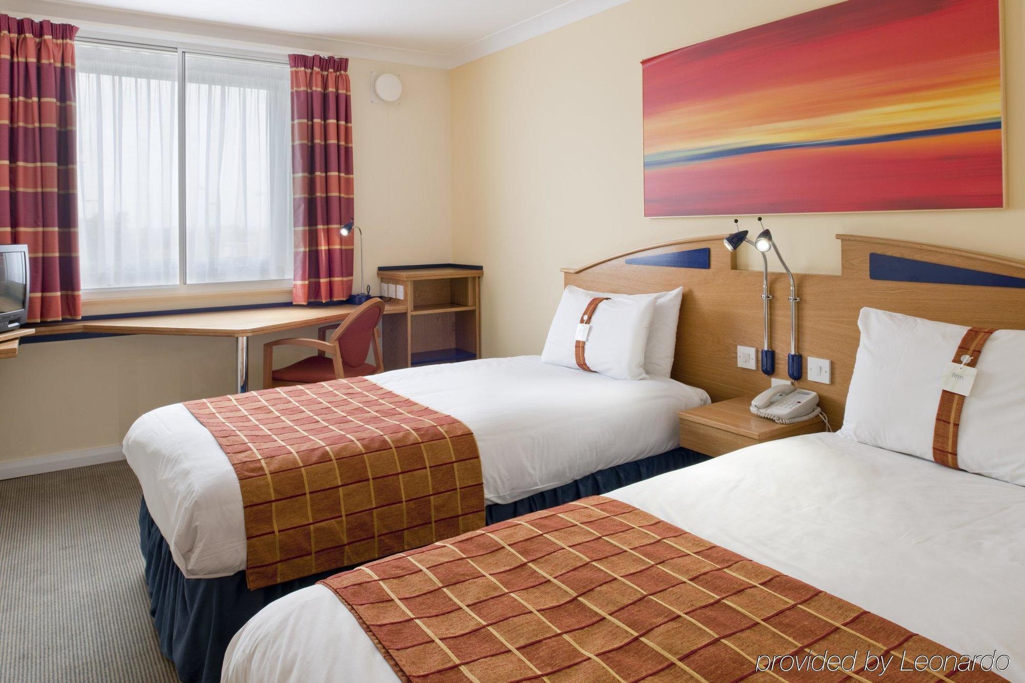 Holiday Inn Express East Midlands Airport By Ihg Castle Donington Bilik gambar