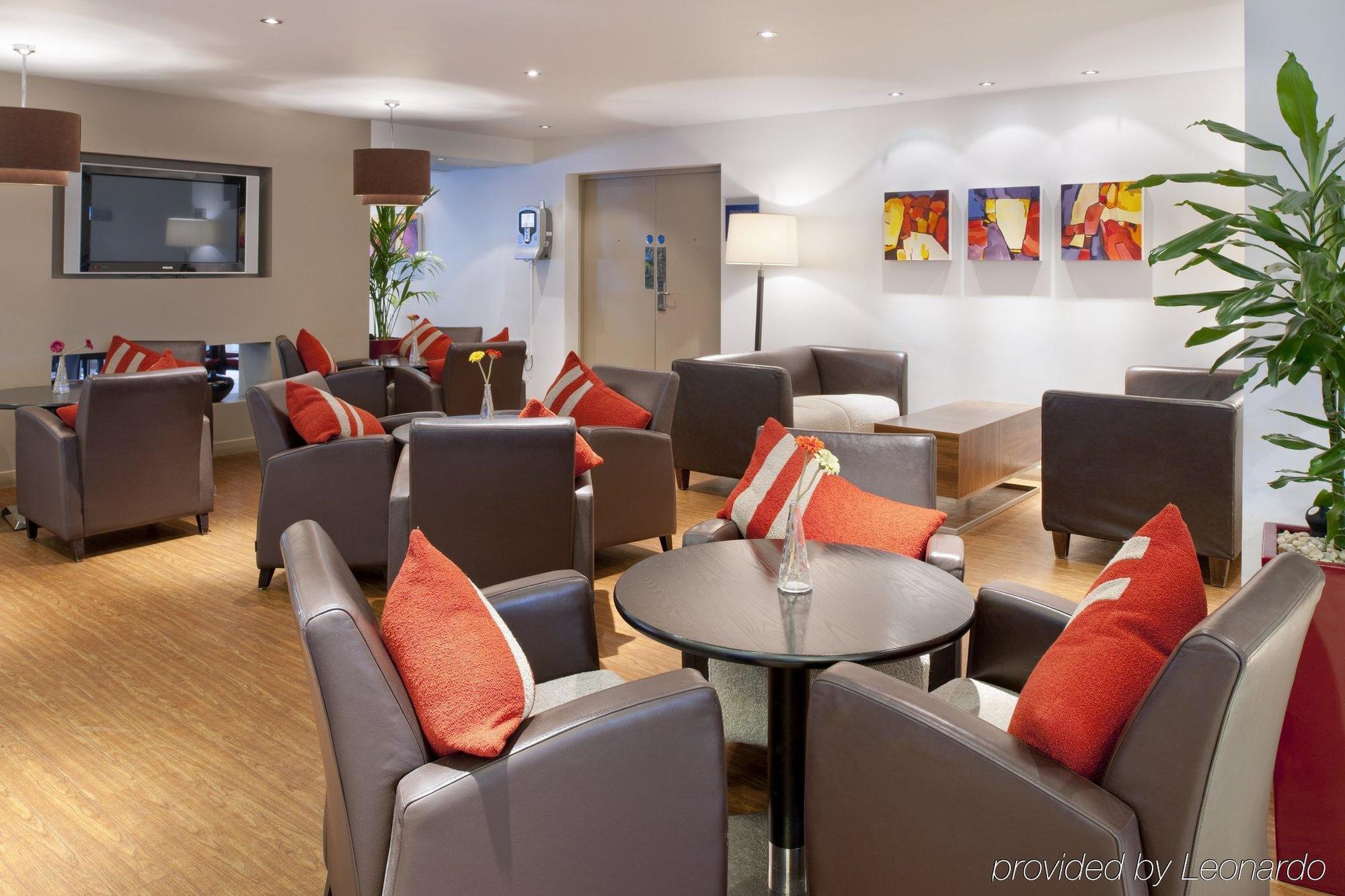 Holiday Inn Express East Midlands Airport By Ihg Castle Donington Restoran gambar