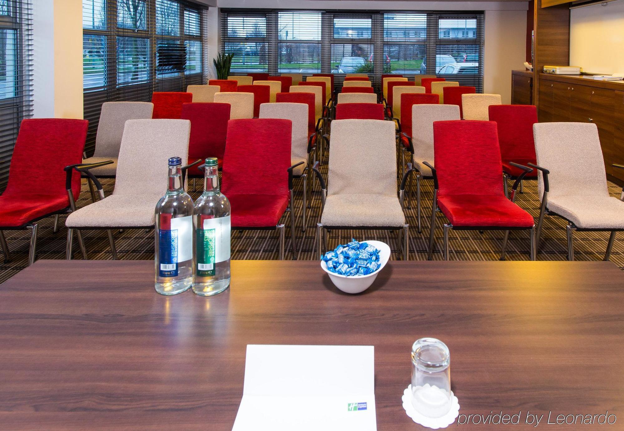 Holiday Inn Express East Midlands Airport By Ihg Castle Donington Luaran gambar